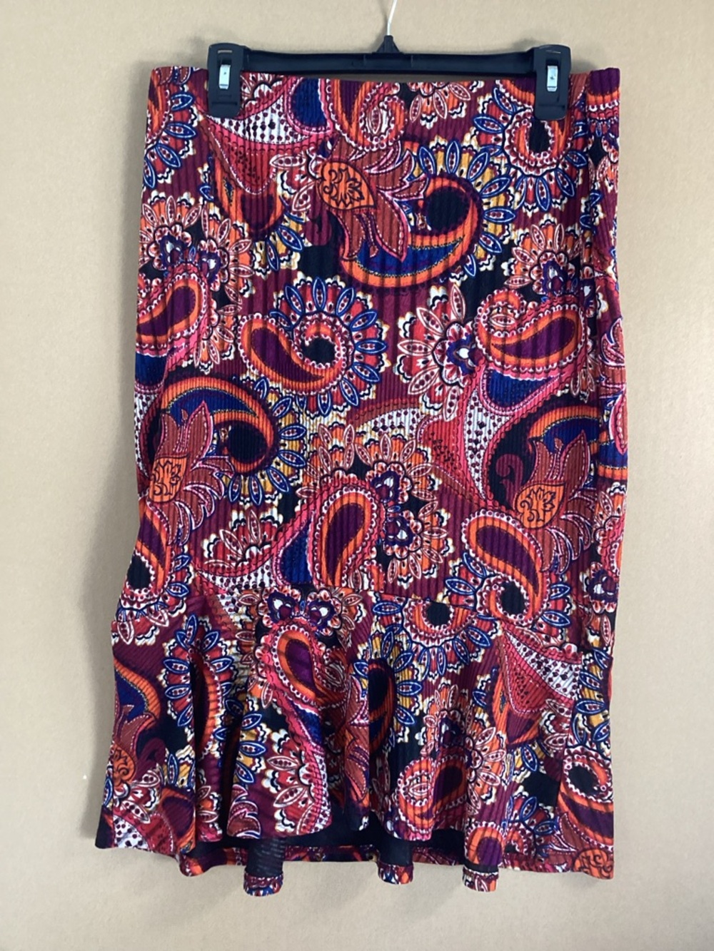 Boutique Women FitFlare  Paisley Midi Skirt in Red and Navy sz L
